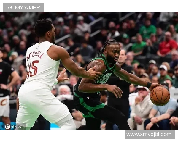 塔图姆22+4+7米切尔空砍31分 绿军力克骑士